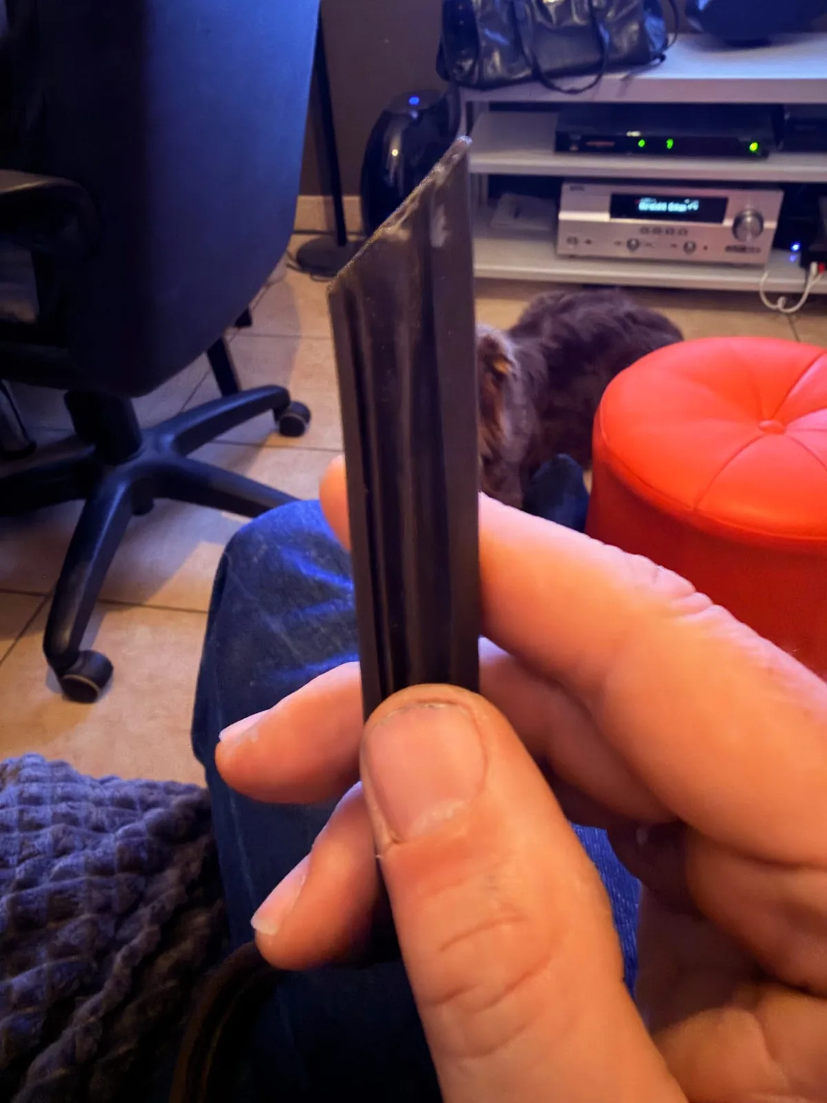 Détail du joint et de sa gorge sur une menuiserie