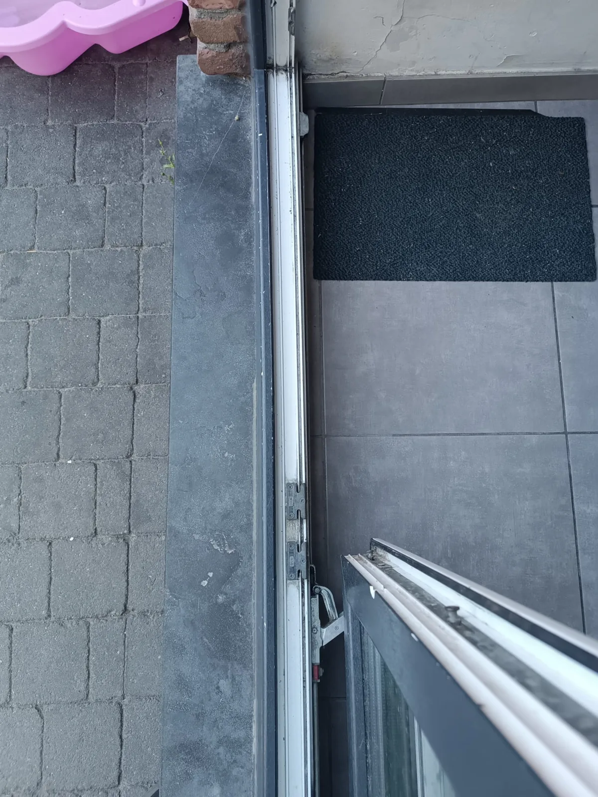 Vue de porte ou fenêtre pour le diagnostic de la menuiserie