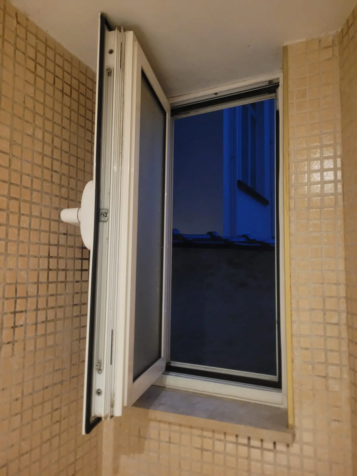 Vue de porte ou fenêtre pour le diagnostic de la menuiserie