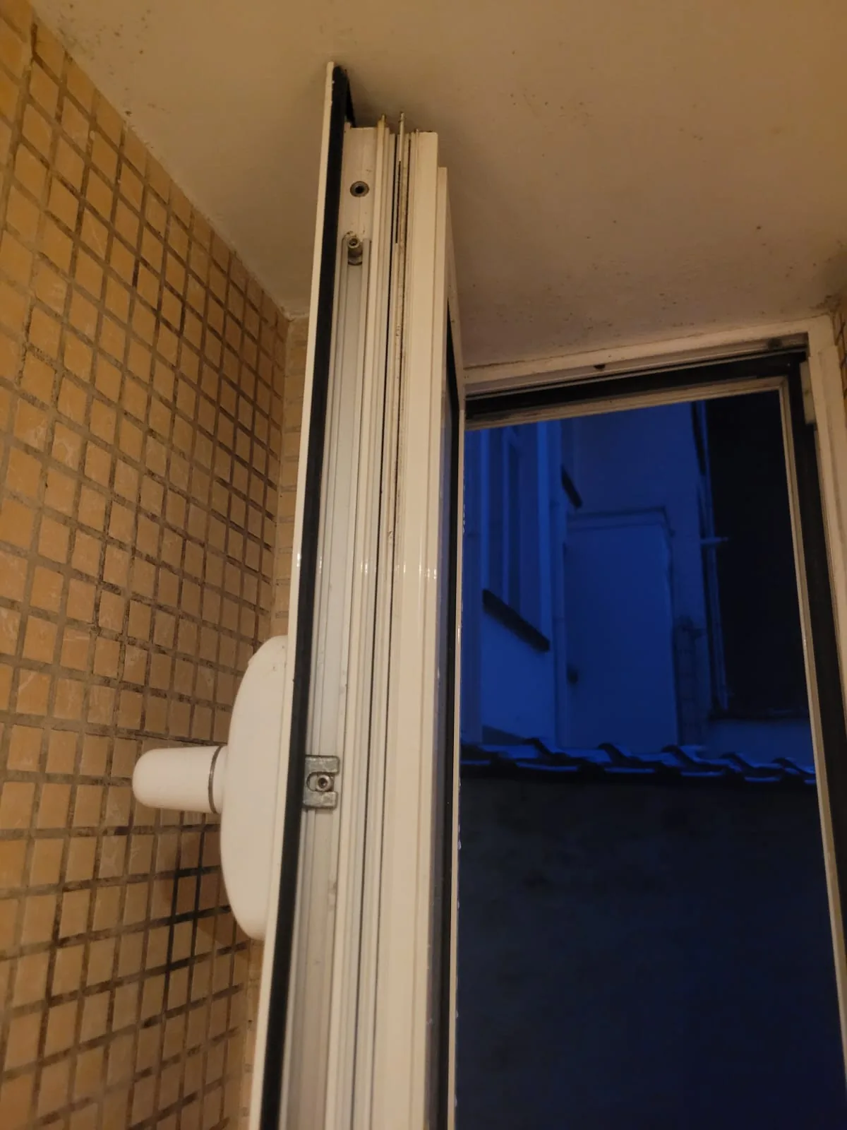 Vue de porte ou fenêtre pour le diagnostic de la menuiserie